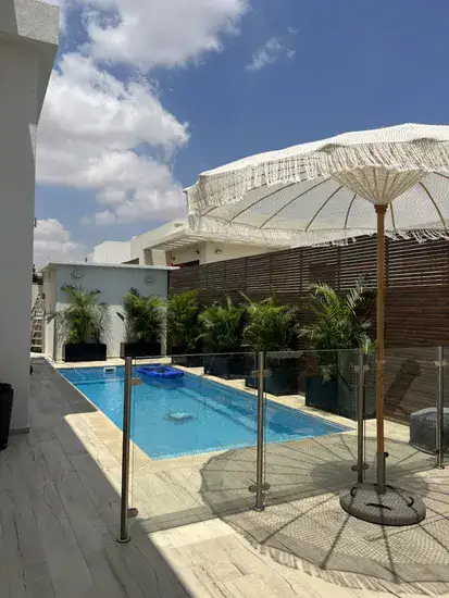 אדניות אלומיניום