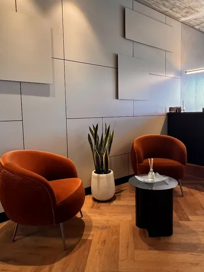 כד בטון בגוון שמנת