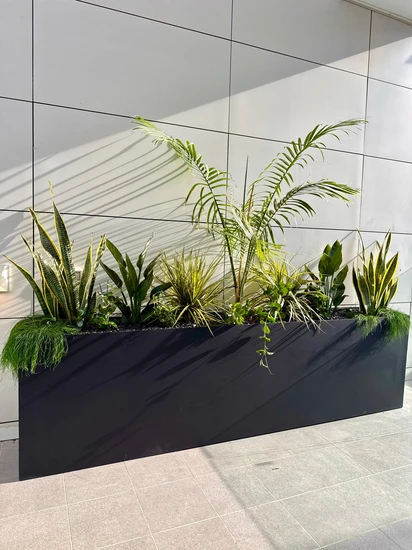 אדנית אלומיניום חלקה